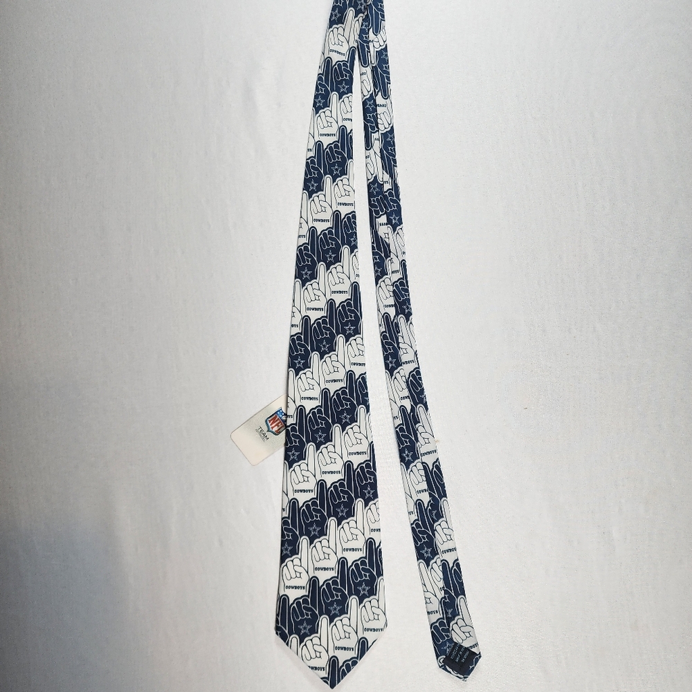 Dallas Cowboys NFL Men's Neck Tie NWT - Silk Stripe, Repeating Logo